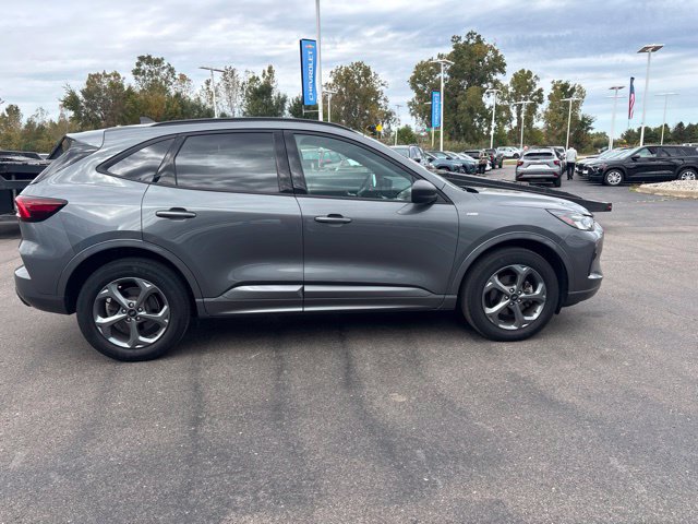Used 2023 Ford Escape ST-Line w/ Tech Pack #1 AWD/4WD image 6
