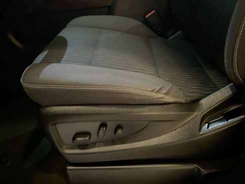 Used 2017 GMC Yukon SLE w/ SLE Value Package image 12