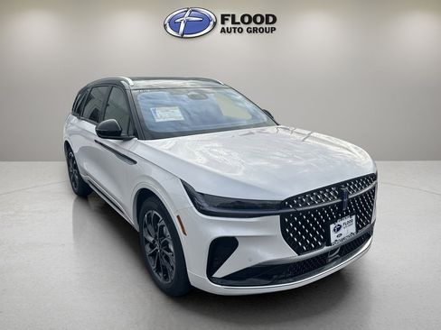 New 2026 Lincoln Nautilus Reserve image 1