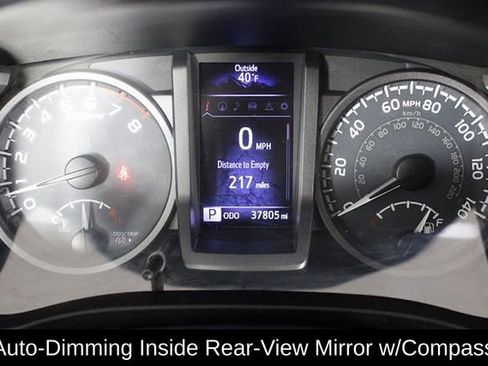 Used 2018 Toyota Tacoma TRD Off-Road image 23