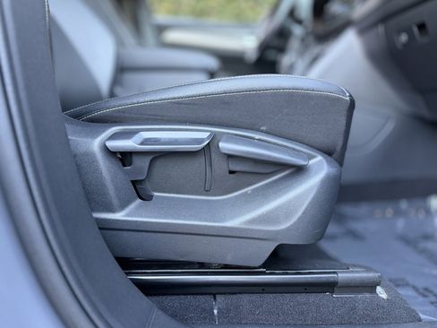 Used 2020 Volkswagen Atlas Cross Sport SE image 35