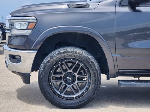 Used 2019 RAM 1500 Laramie AWD/4WD image 9