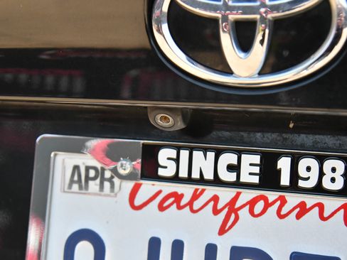 Used 2019 Toyota C-HR LE image 34