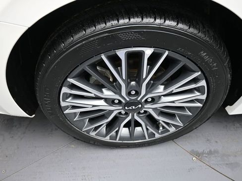 Certified 2024 Kia Forte GT-Line FWD image 12