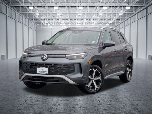 New 2026 Volkswagen Tiguan SE AWD/4WD image 1
