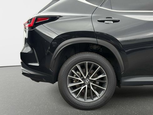 Used 2025 Lexus NX 250 FWD w/ Towing Package (2000 Lbs) image 18