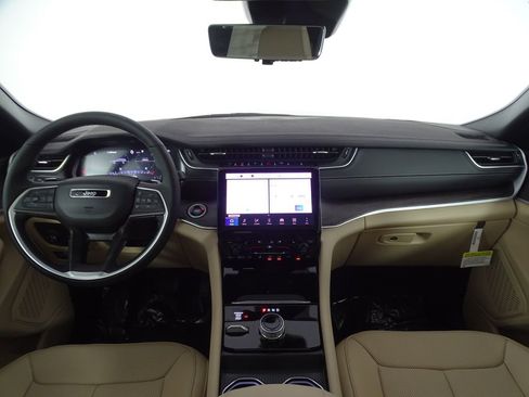 New 2025 Jeep Grand Cherokee L Limited image 35