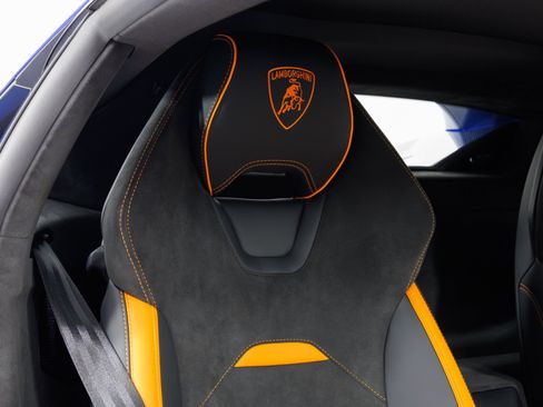 Used 2023 Lamborghini Huracan Tecnica RWD image 40