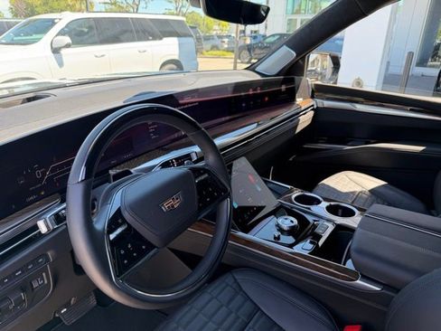 Certified 2025 Cadillac Escalade Sport Platinum w/ LPO, ONYX Package AWD/4WD image 8