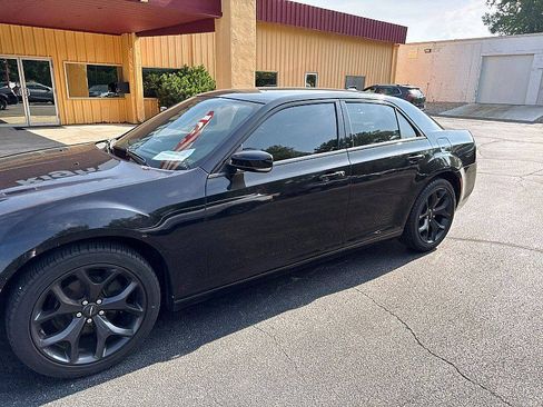Used 2021 Chrysler 300 S RWD image 1