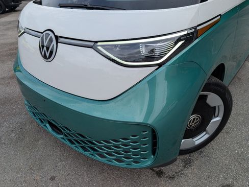 Used 2025 Volkswagen ID. Buzz Pro S Plus RWD image 13