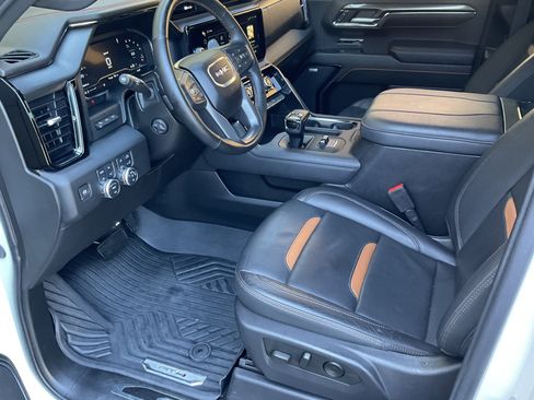 Used 2024 GMC Sierra 1500 AT4 w/ Technology Package AWD/4WD image 22