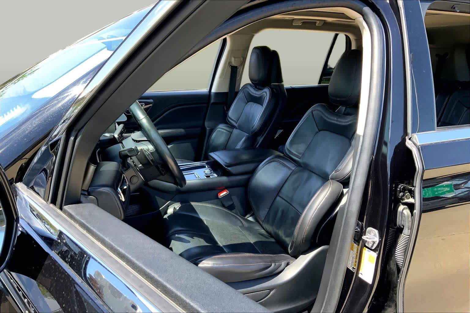 Used 2023 Lincoln Aviator Reserve w/ Equipment Group 201A AWD/4WD image 7