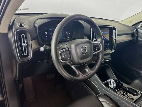 Used 2023 Volvo XC40 B5 Plus w/ Driver Assist Package AWD/4WD image 8