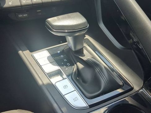 Used 2025 Hyundai Elantra SEL FWD image 29