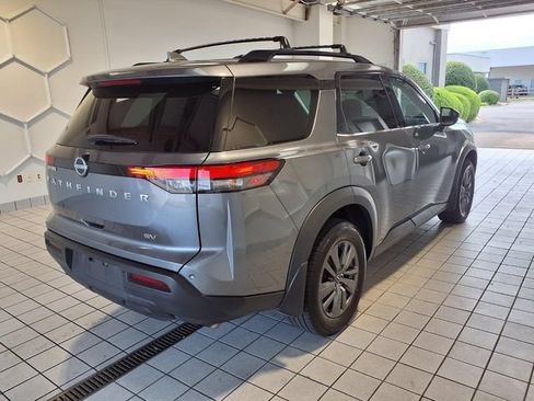 Used 2023 Nissan Pathfinder SV FWD image 2