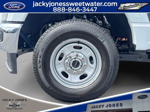 New 2026 Ford F250 XL w/ XL Chrome Package AWD/4WD image 9
