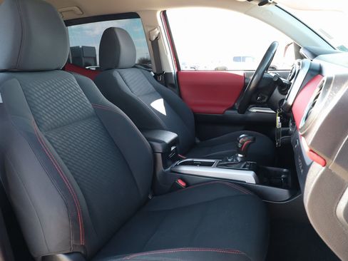 Used 2020 Toyota Tacoma SR5 image 28