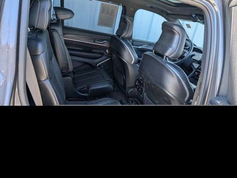 Used 2021 Jeep Grand Cherokee L Overland w/ Luxury Tech Group IV AWD/4WD image 34