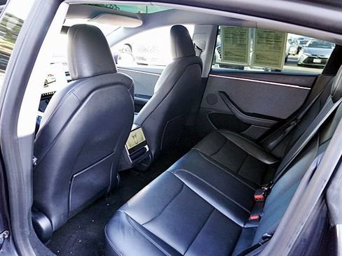 Used 2025 Tesla Model 3 Long Range RWD image 16