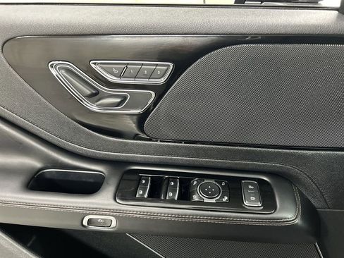 Used 2023 Lincoln Aviator AWD w/ Premium Package image 11