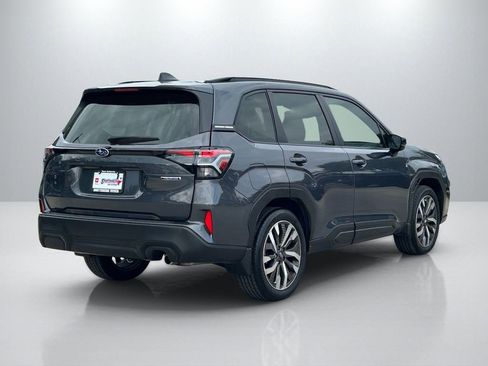Used 2025 Subaru Forester Touring AWD/4WD image 5