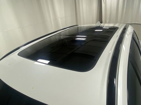 Used 2025 Volvo XC60 B5 Plus image 6