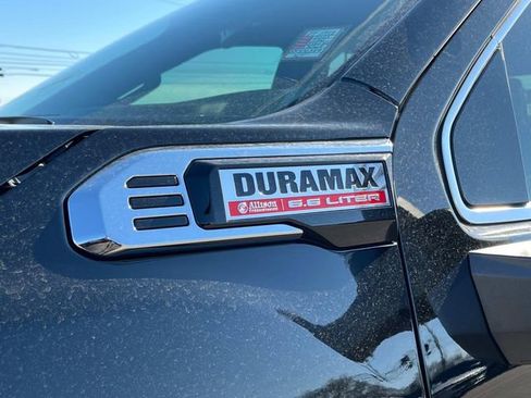 New 2025 GMC Sierra 2500 SLT w/ SLT Premium Package image 11