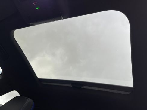 Used 2024 Volkswagen Golf R image 29