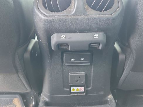 Used 2024 Jeep Wrangler Unlimited Rubicon 4xe AWD/4WD image 18