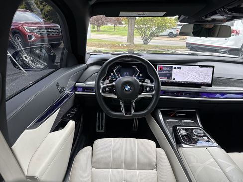 Used 2024 BMW 760i xDrive w/ Premium Package AWD/4WD image 15