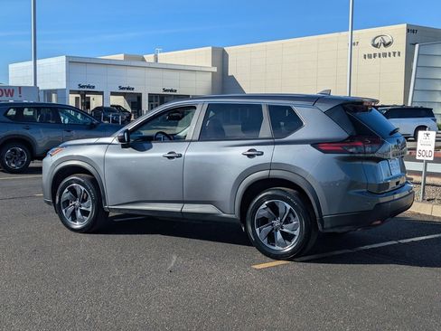 Certified 2025 Nissan Rogue SV image 4