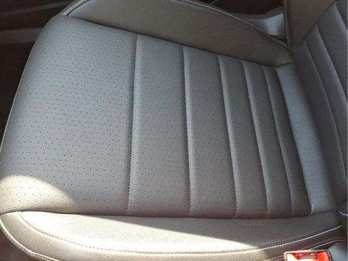 Used 2024 Volkswagen Jetta SE FWD image 25