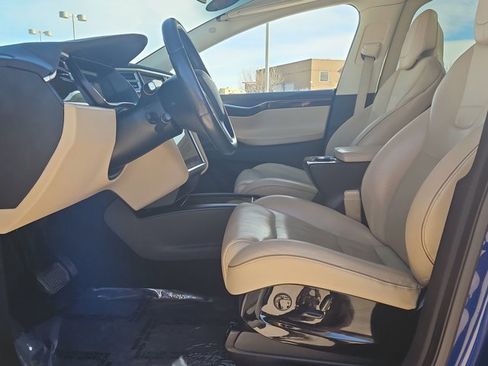 Used 2016 Tesla Model X 90D image 17