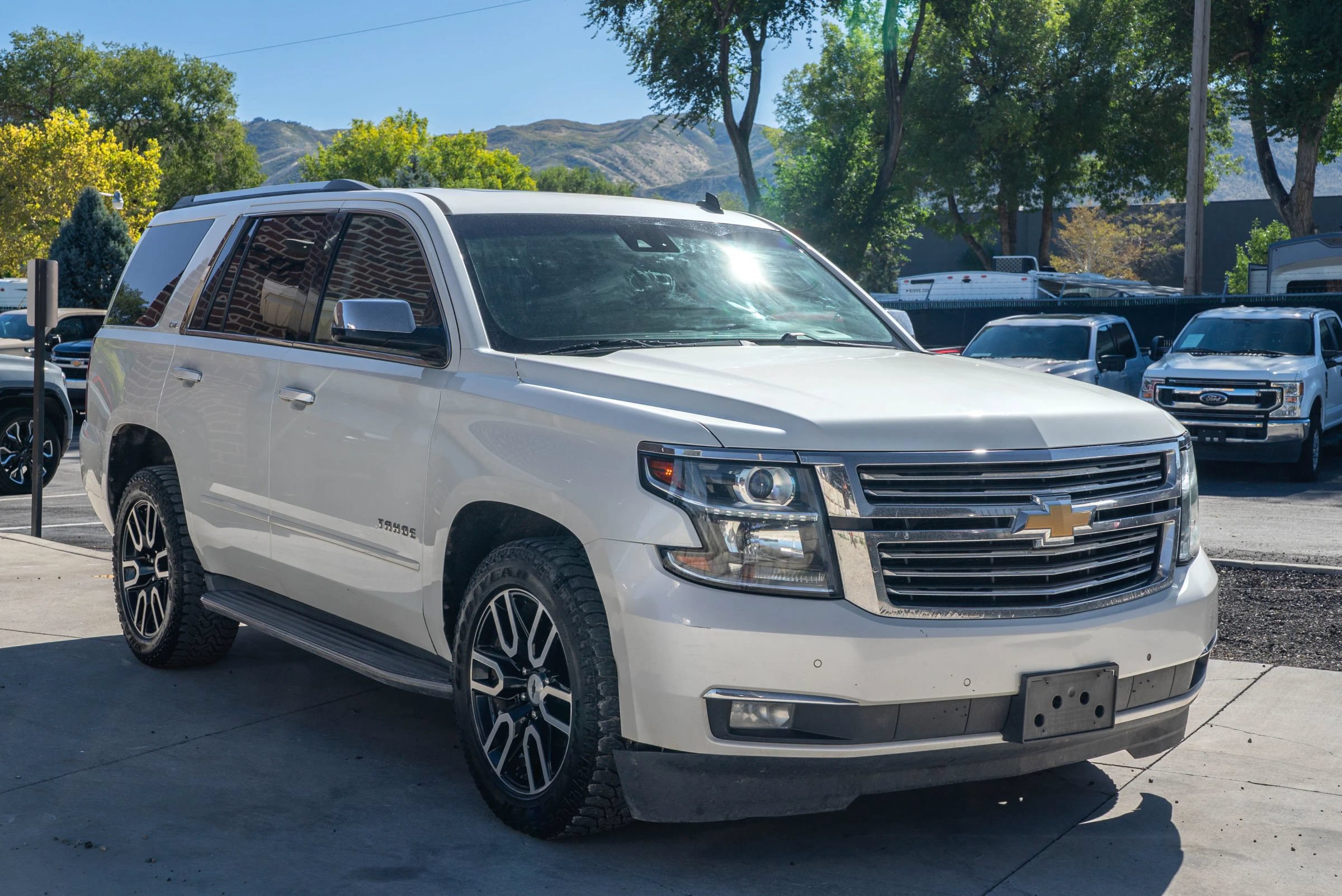 Used 2015 Chevrolet Tahoe LTZ AWD/4WD image 12