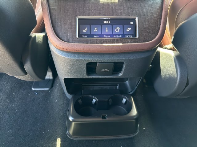 New 2026 Lincoln Navigator L Reserve AWD/4WD image 15