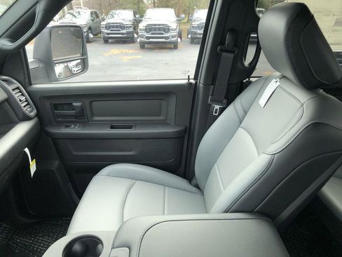 New 2026 RAM 2500 Tradesman w/ Chrome Appearance Group AWD/4WD image 22