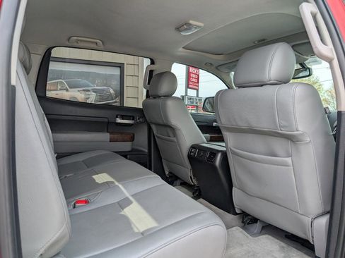 Used 2011 Toyota Tundra Limited w/ Platinum Pkg image 21