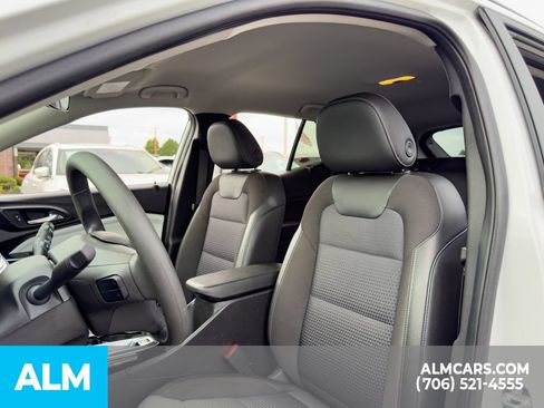 Used 2025 Chevrolet Trax LT FWD image 5