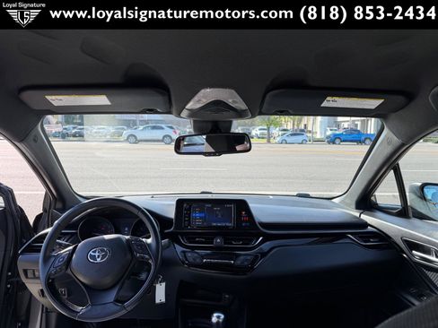 Used 2018 Toyota C-HR XLE image 16