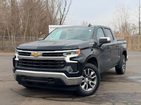 Used 2023 Chevrolet Silverado 1500 LT image 2