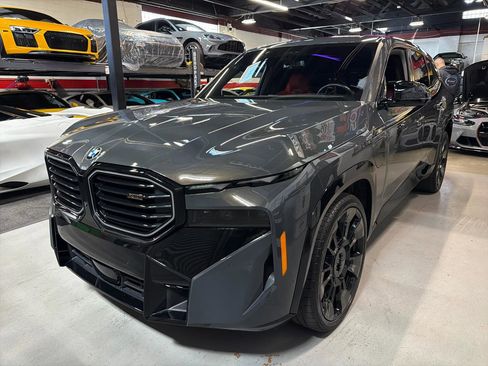 Used 2024 BMW XM w/ M Driver's Package image 11