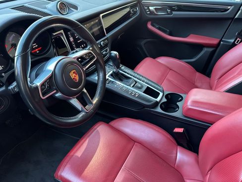 Used 2021 Porsche Macan S image 4