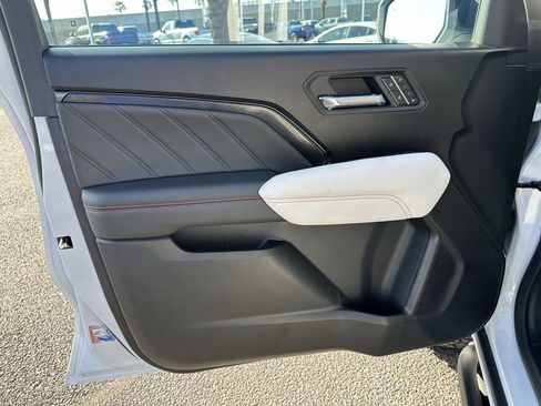 Used 2026 GMC Canyon AT4X image 10