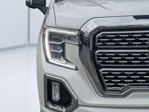 Used 2021 GMC Sierra 1500 Denali w/ Denali Carbonpro Edition AWD/4WD image 9