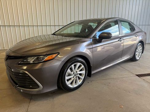 Used 2024 Toyota Camry LE AWD/4WD image 6