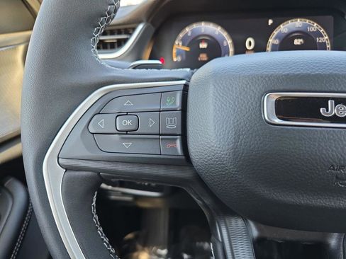 New 2025 Jeep Grand Cherokee L Laredo w/ Luxury Tech Group I RWD image 23