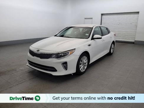 Used 2018 Kia Optima S FWD image 1