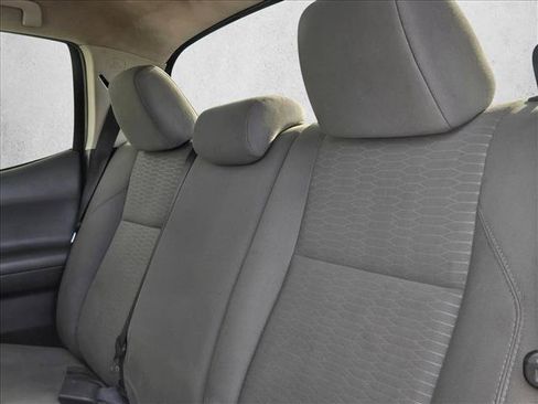 Used 2018 Toyota Tacoma SR5 image 21