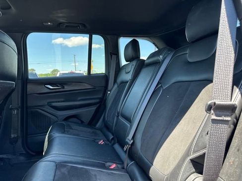 Used 2023 Jeep Grand Cherokee Altitude AWD/4WD image 19